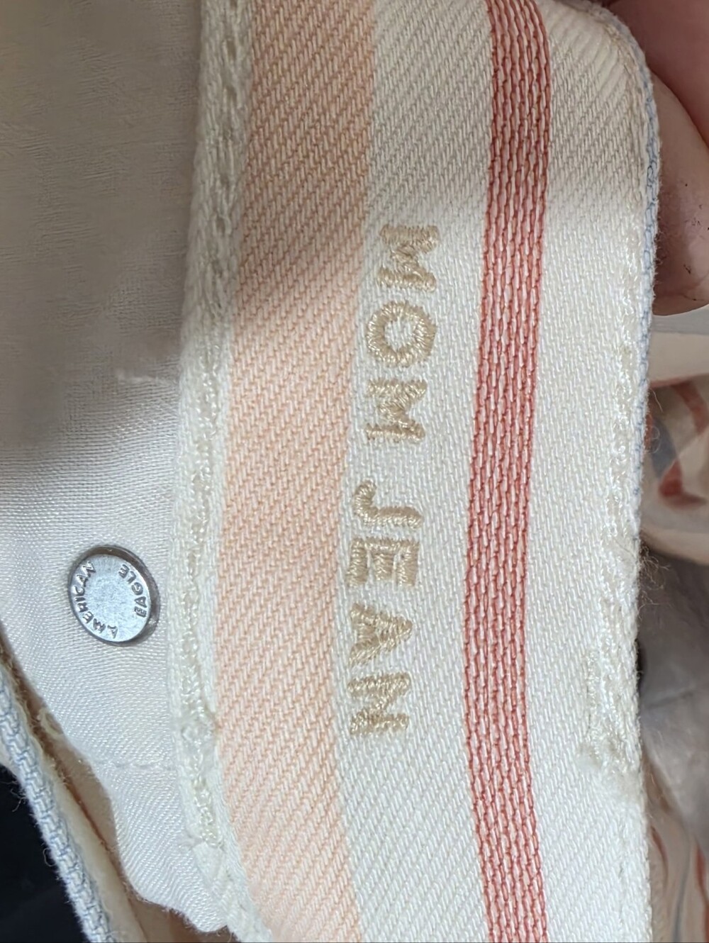 American Eagle Mom Jean - Picture 9 of 9